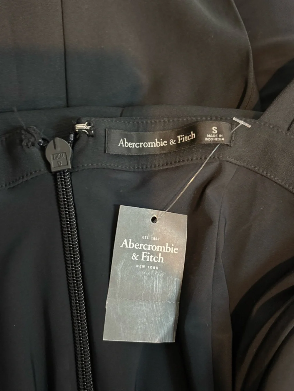 NWT Abercrombie & Fitch Black Off Shoulder Sweetheart Midi Sheath Dress S - Picture 11 of 11